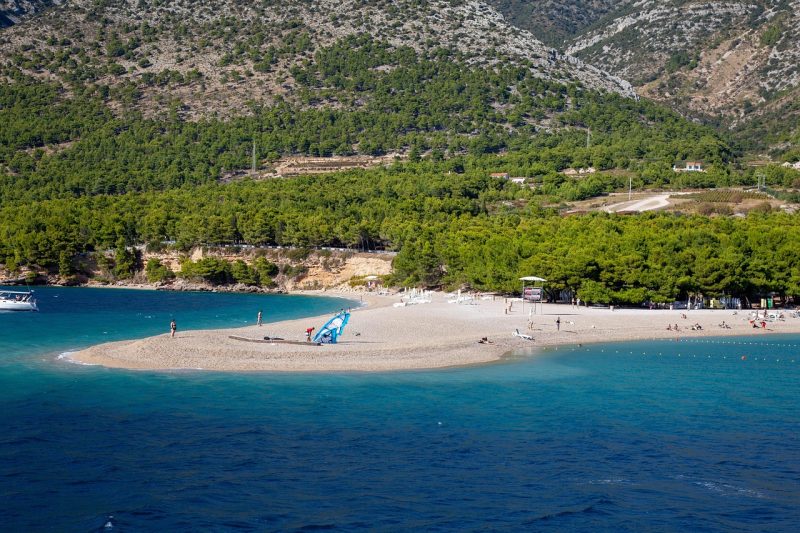 Otok Brač: Što posjetiti i gdje pronaći smještaj? 4 zlatni rat